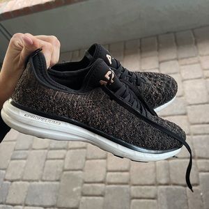 APL propelium shoes